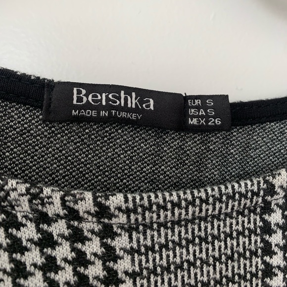 Hounds Tooth BERSHKA puff sleeved top - Picture 2 of 2